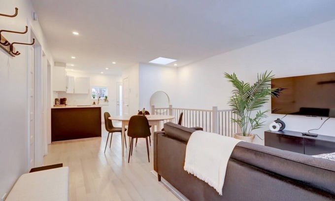 Sainte-Marie House | Attractive house in Ville-Marie