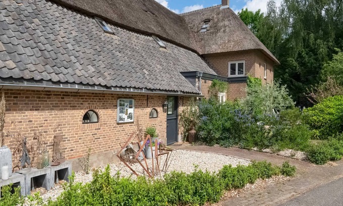 Vaassen Villa | Attractive mansion in Vaassen with garden