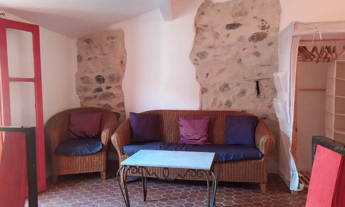 Estagel House | Attractive, Renovated Village House in Traffic-free Street