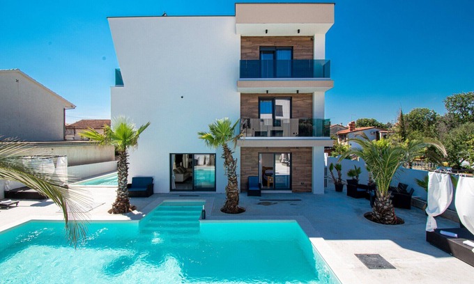 Medulin Villa | Attraktive Villa Zara für 28 Personen.