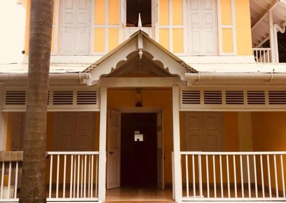 Kihim Apartment | Atul Bhagat's Bungalow at kihim by the banyan shelters