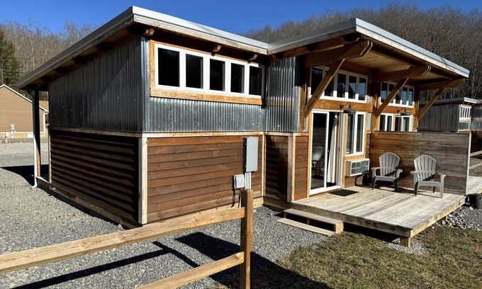 Bramwell Cabin | ATV TrailCamp: Conrad's Cottage- Just seconds from the HMT Pocahontas Trailhead!