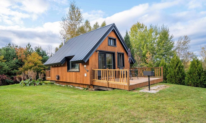 Sainte-Melanie Ski Chalet | Au Chic Chalet des Chutes | Chic Rustique |