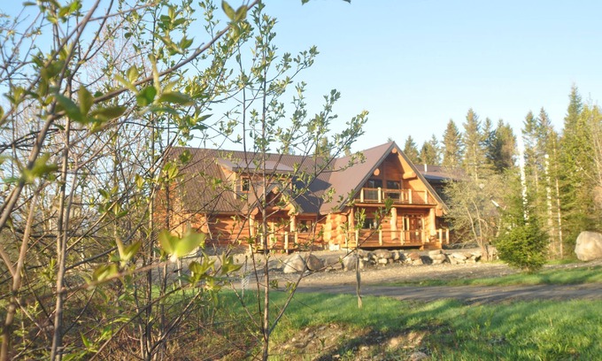 La Patrie House | Au domaine de La Giroux-ette