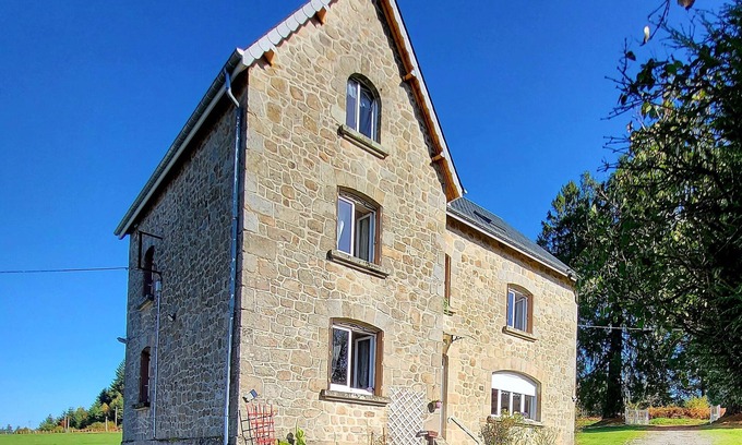 Saint-Exupery-les-Roches House | AU DOUX REFUGE" SELF-CATERING COTTAGE LARGE CAPACITY/FARM ANIMALS/OUTDOOR GAMES