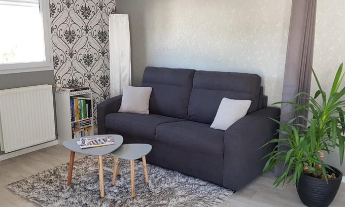 Noyal-Chatillon-sur-Seiche Apartment | Au jardin de la seiche