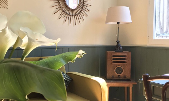 Cormeilles House | AU NAIN ROUGE, vintage gite, 30 MIN from the beaches.