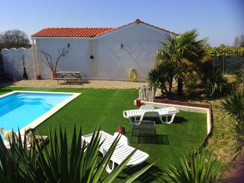 Anglade House | Au petit lieu-dit