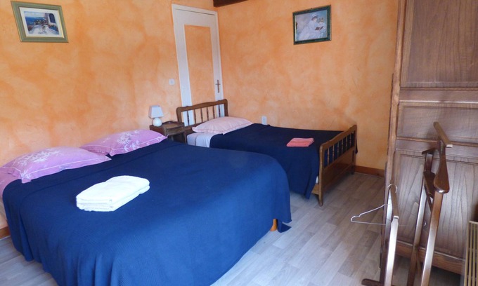 Calorguen House | Au pied levé 5 Bed and breakfast on the farm