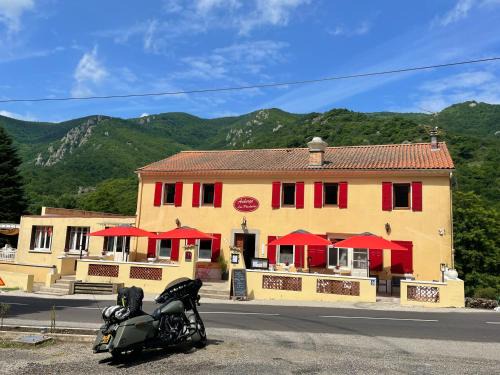 Laviolle Hotel | Auberge les plantades