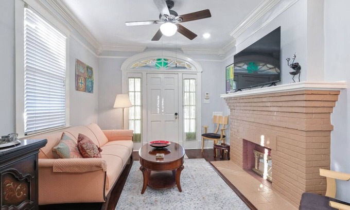 West Riverside House | Audubon Park-Bungalow w/Parking