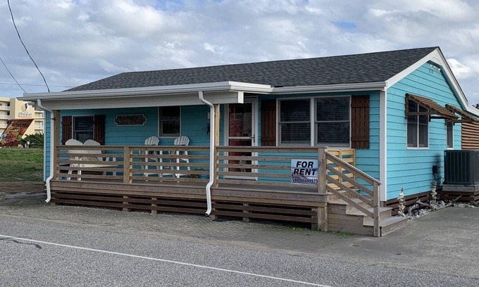 Kill Devil Hills Cottage | Aug/Sep openings! At beach access with lifeguard!Fenced in yard & screened porch