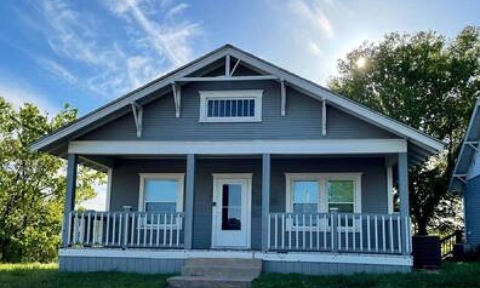 Augusta House | Augusta Bungalow - Three Bedroom House, Sleeps 8
