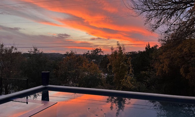 Timberline Ridge House | Austin Texas Mid Century Modern, walk to Zilker, Restaurants and more