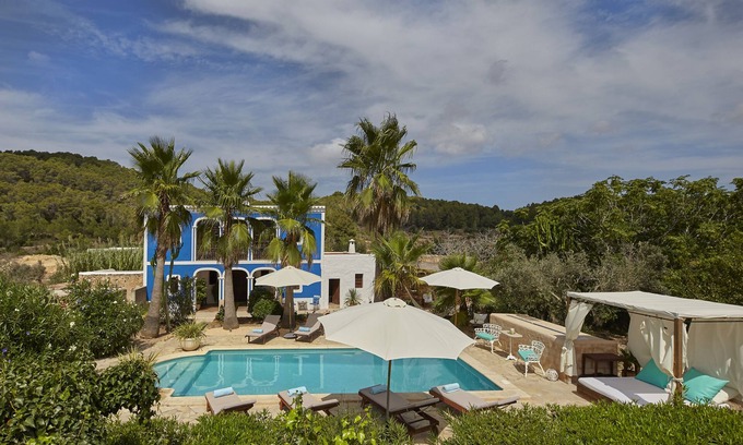 Sant Joan de Labritja Villa | AUTHENTIC VILLA IBICENCA BETWEEN THE MOUNTAINS, 10 MIN FROM THE BEACH.