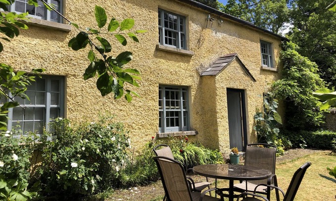 Cavan Other | Authentic restored Irish farmhouse & garden in quiet unspoiled Cavan countryside