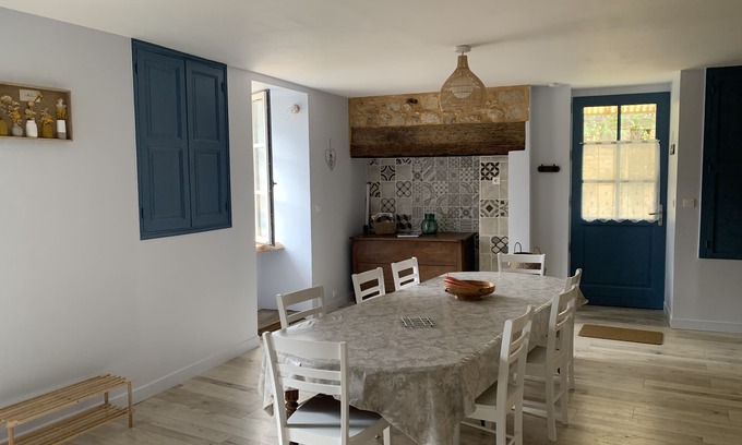 Berbiguieres House | Authentic stone house in a typical village at the foot of a castle!