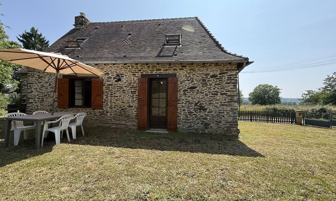 Angoisse House | Authentic stone house with garden in the heart of the Green Périgord