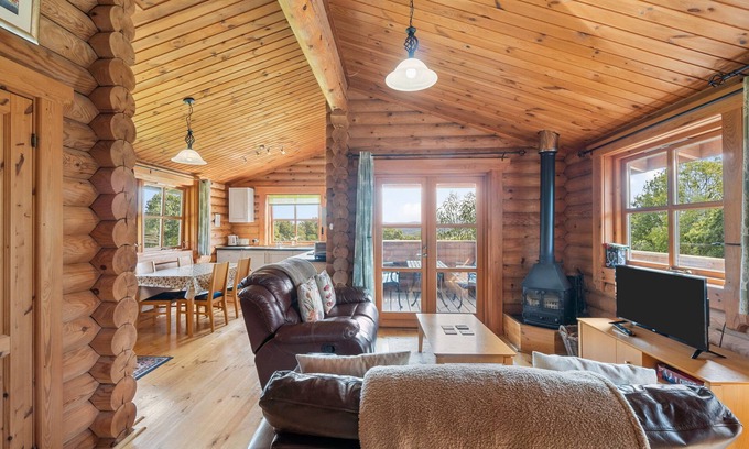 Highampton Cabin | Authentic timber lodge located in Devon's heart at the edge of glorious Dartmoor