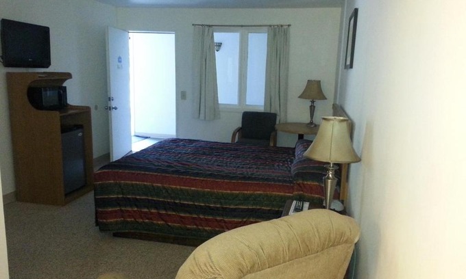 Roundup Hotel | Autumn's Inn