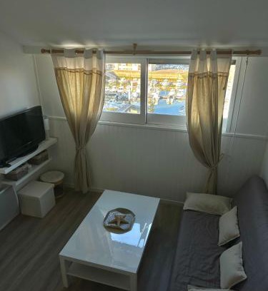 Courseulles-sur-Mer Apartment | Aux beaux coquillages, vue mer et sur le port