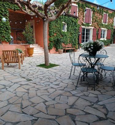 Capestang House | Aux Berges du Canal
