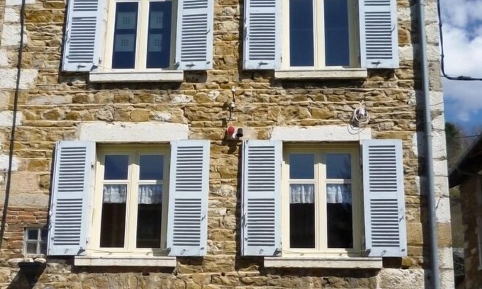 Jujurieux House | Aux Chambres Sussuriennes
