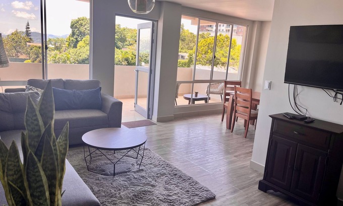 San Salvador Apartment | Av Masferrer best location in colonia Escalon, big and modern