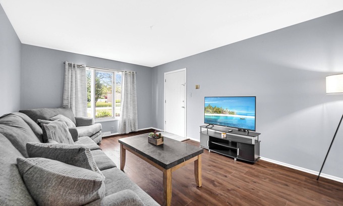 Munster Apartment | AVAIL 10/11- 2BR CONDO by Shops Hospitals & Chicago