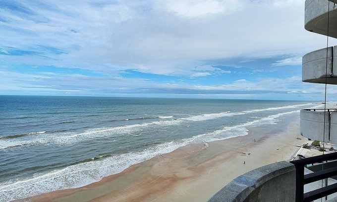 Seabreeze Park Condo | AVAILABLE - Final days of Bike Week March 04 - 10