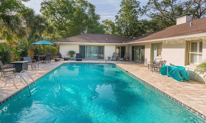 East Beach House | Available for 1-3 Month Snowbird Stay -Jan-March 2026-Send Message to Get Quote