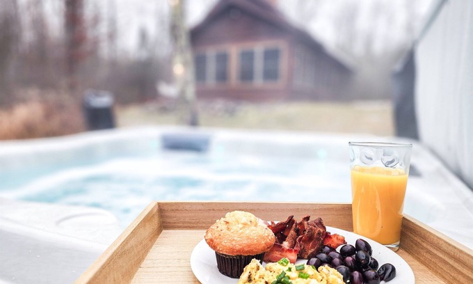 Ojibwa Cabin | Available this weekend!-Hot Tub, WIFI, King Beds