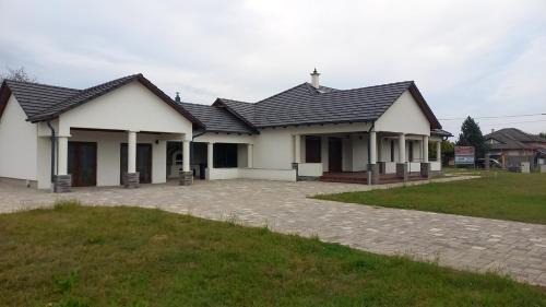 Levelek Apartment | Avalon Vendégház