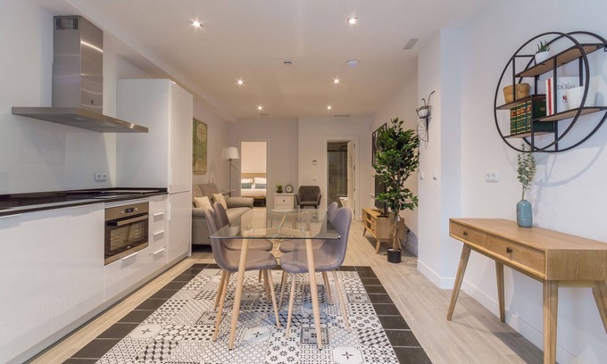 Guindalera Apartment | Avenida America II apartment in Madrid