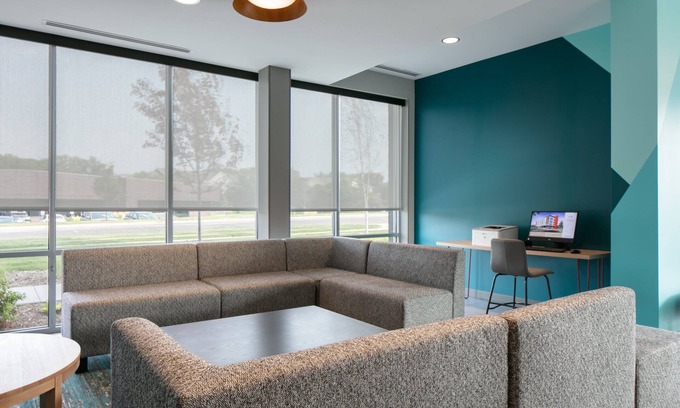 Roseville Hotel | avid hotel Roseville - Minneapolis North by IHG