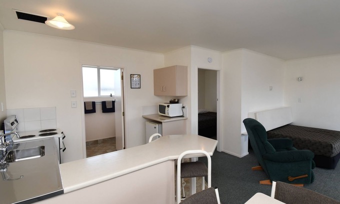 Hawera Apartment | Avon Motel