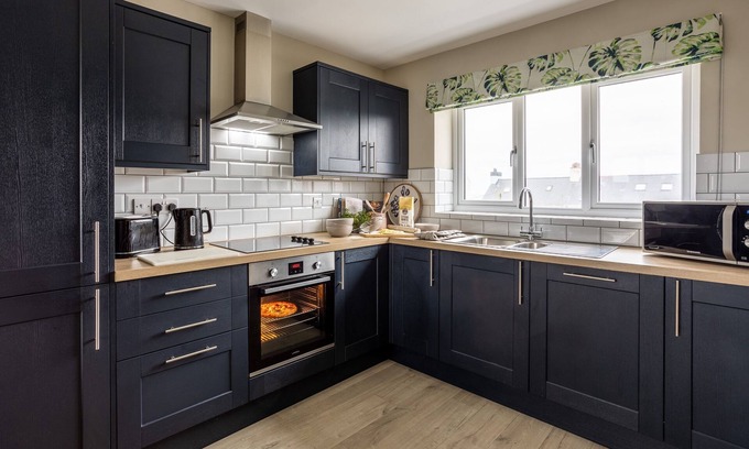 Rhosneigr House | Awelfa - A lovely house accommodating 6 in Rhosneigr