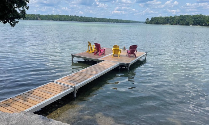 Trent Lakes House | Awesome 5 Bedroom Lake House on Sandy Lake