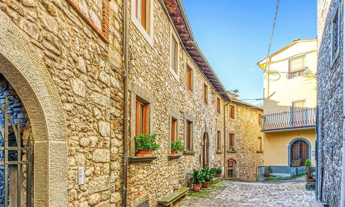 Gioviano Apartment | Awesome apartment in Gioviano -LU-
