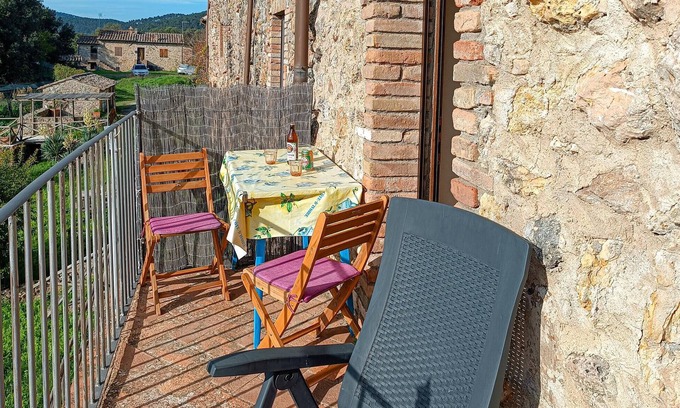 Castello di Tocchi Apartment | Awesome apartment in Monticiano