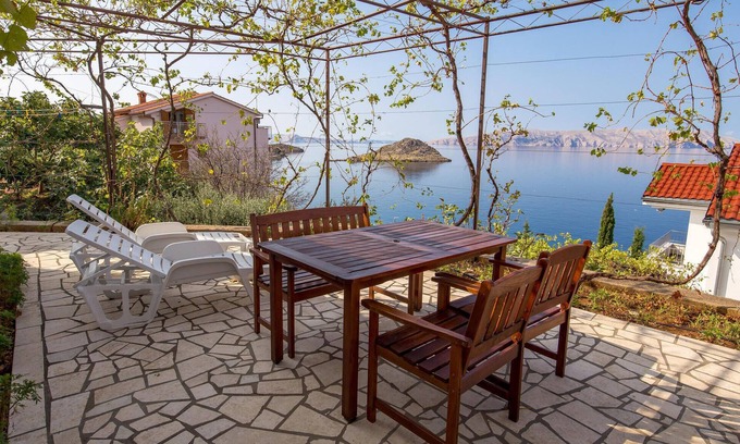 Sveti Juraj Apartment | Awesome apartment in Sv.Juraj with WiFi