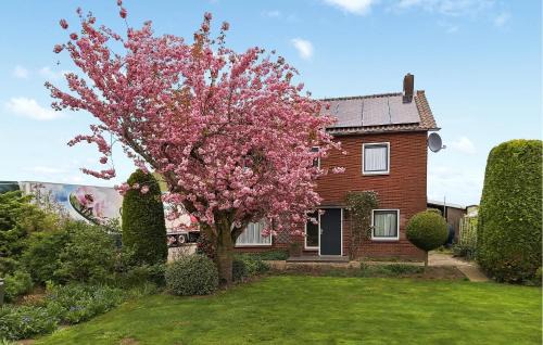 Acquoy House | Awesome Home In Acquoy With Wifi