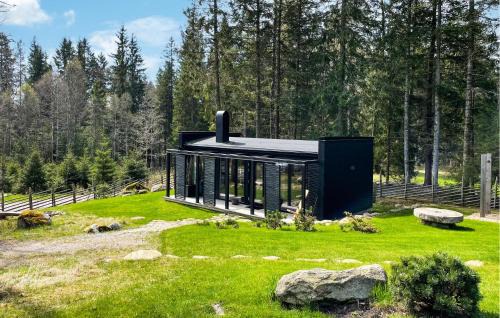 Fristad House | Awesome Home In Fristad With Kitchen