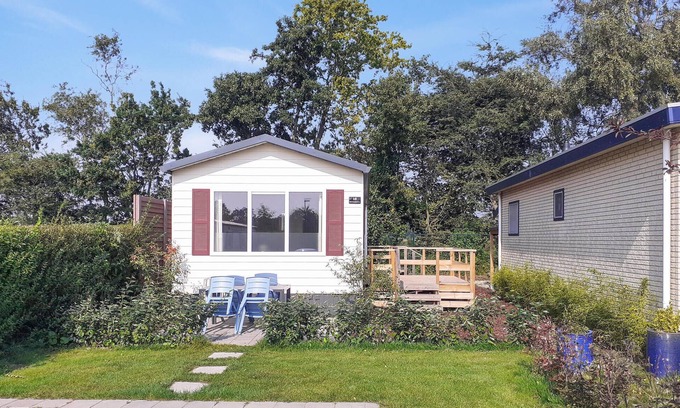 Heinkenszand House | Awesome home in Heinkenszand with WiFi