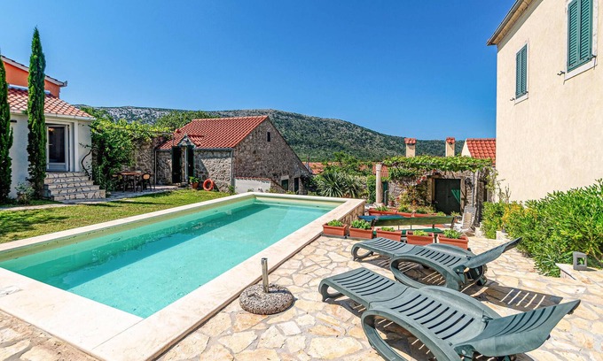 Orebic House | Awesome home in Kuna Peljeska with WiFi