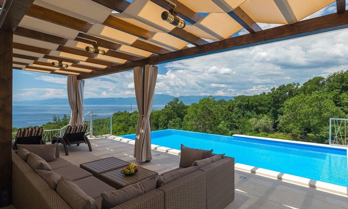 Kostrena House | Awesome home in Kostrena