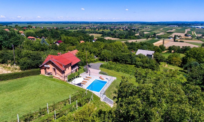 Ludbreg House | Awesome home in Ludbreg