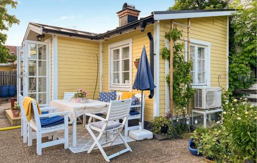 Peru-Lidhem House | Awesome Home In Västervik With Kitchen