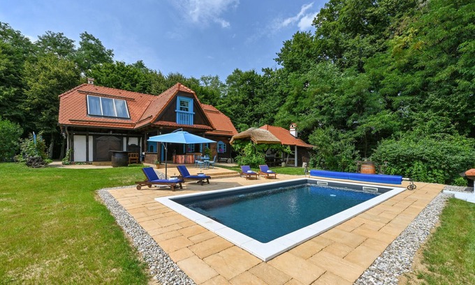 Zlatar House | Awesome home in Zlatar with sauna