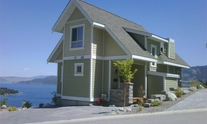 Central Okanagan Cottage | Awesome Lakeview inside & out, 5 min walk to main pool/amenities, STR license